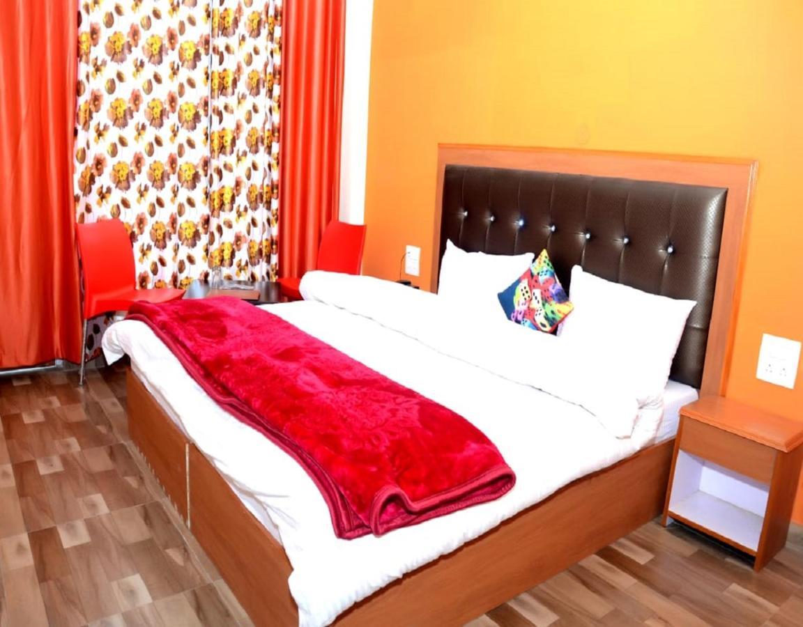 Stayapart - Hotel Bagsu Sarovar Дхарамсала Екстериор снимка
